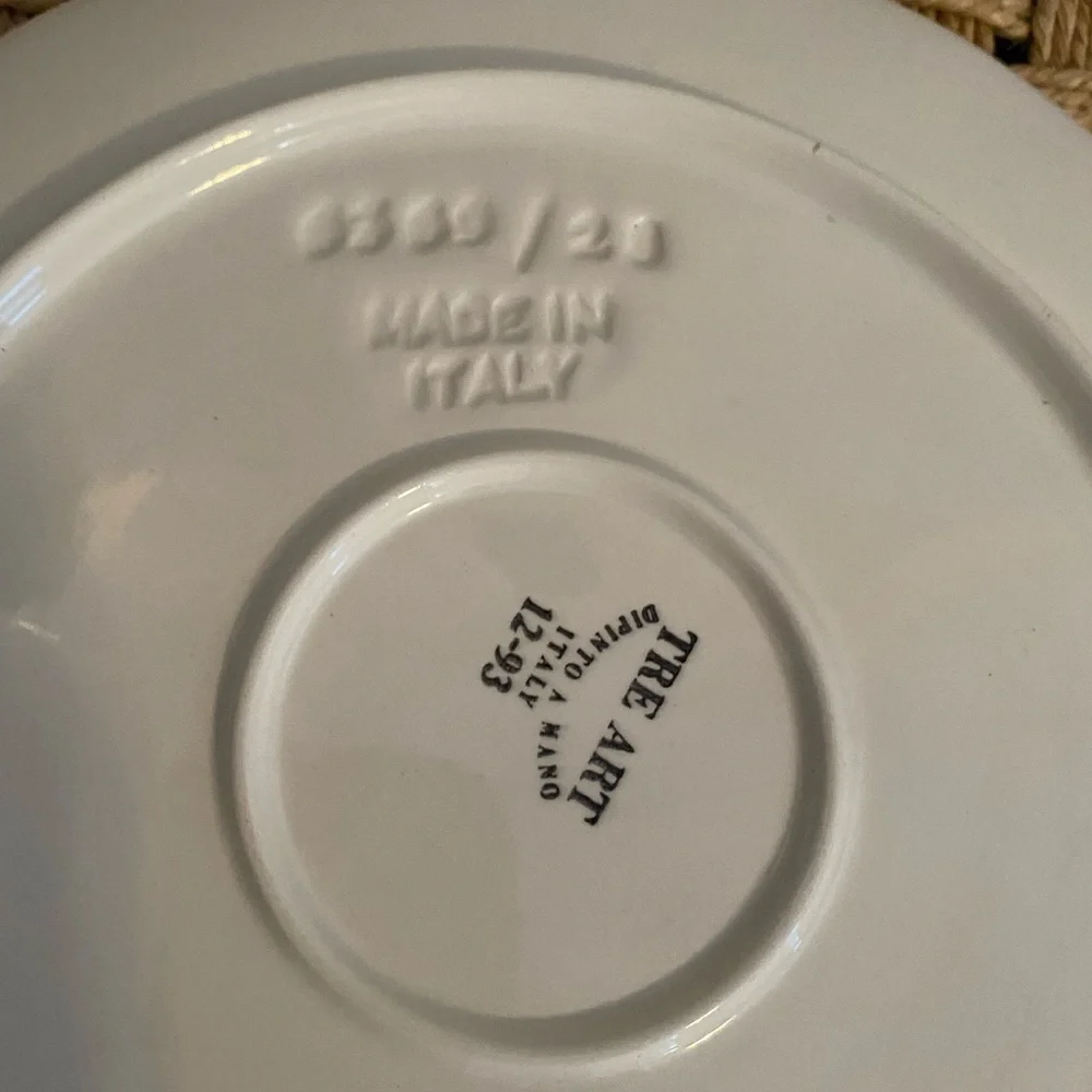 TreArt. Seafood Design Dinner Plate. NWOT. Made in Italy. Numbered. - Picture 5 of 5